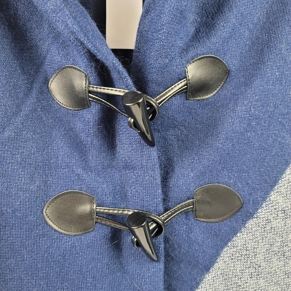 NWT Soft toggle button Blue Colorblock fringe poncho Cape I37 - Picture 2 of 7